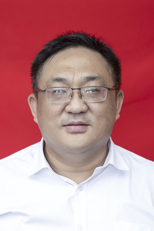游海：党委委员、宣传统战部部长